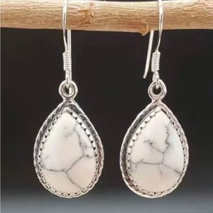 Women’s earrings